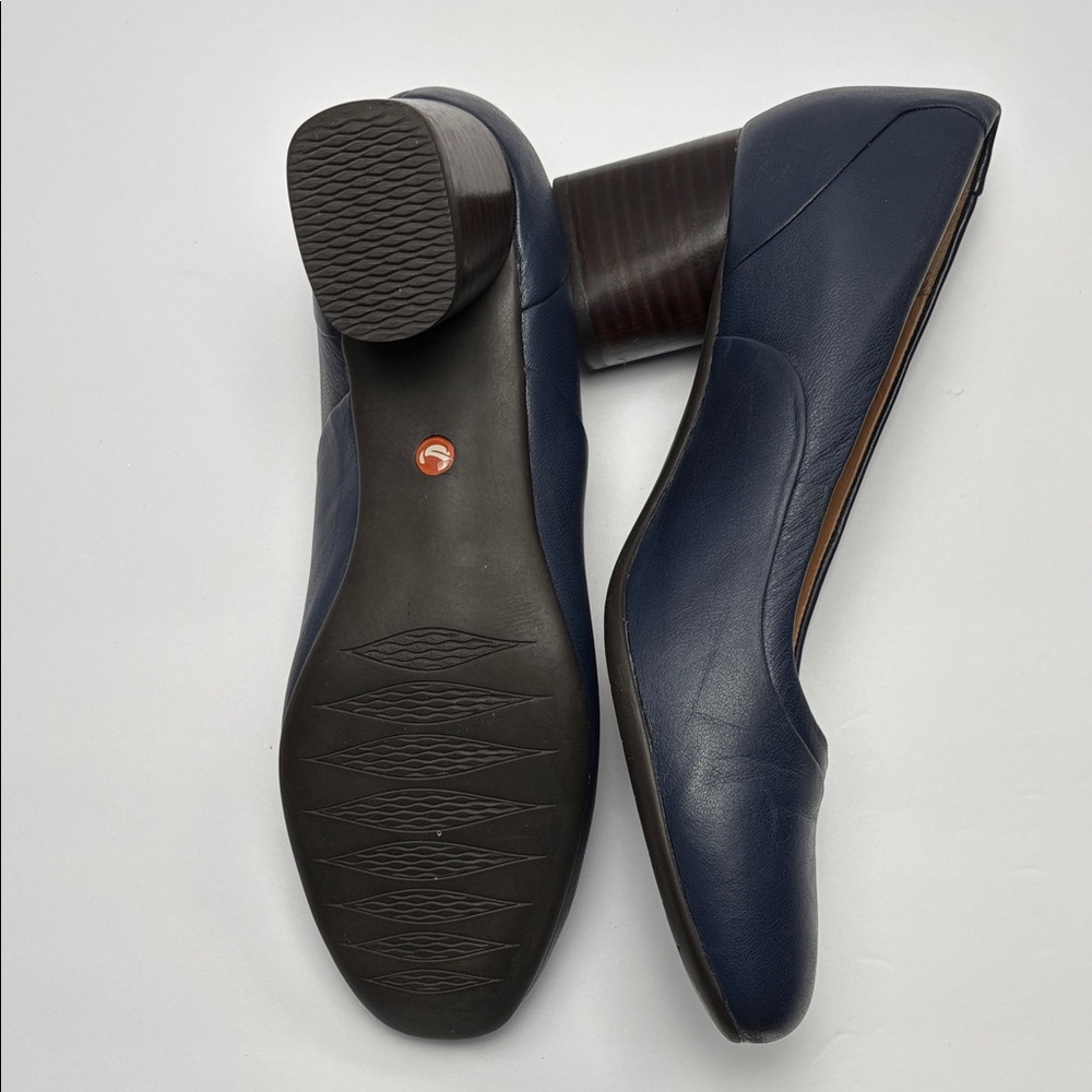 Clarks Artisan Women’s Sz7.5 Navy Leather Round-Toe Pumps‎ #0264 - Picture 10 of 11
